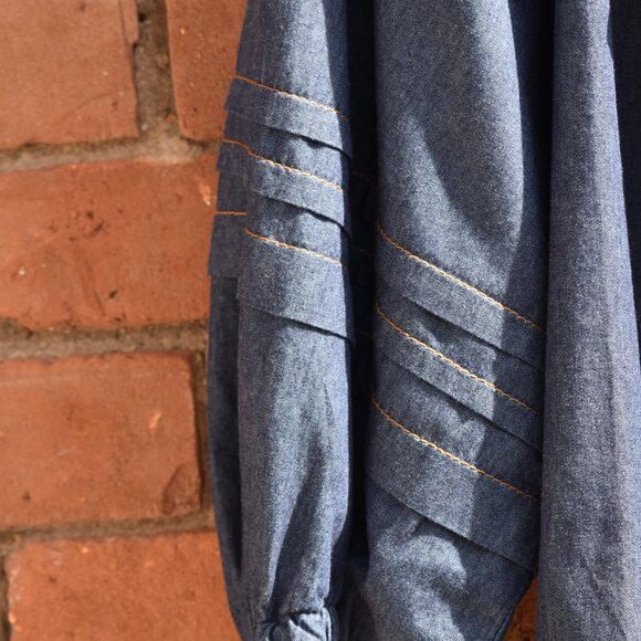 Karen Kane Contrast Stitch Denim Peasant Blouse Size L - Picture 3 of 11